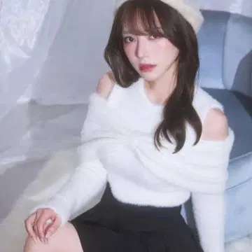 미셸 마카롱 오프숄더 리본 스웨터 화이트