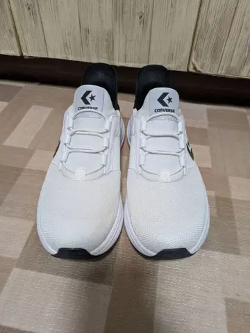 CONVERSE 화이트/블랙 스니커즈