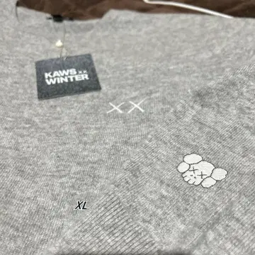 유니클로 KAWS 캐시미어 니트 그레이 XL