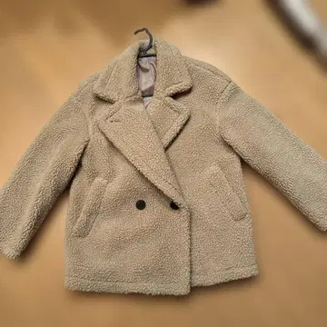 베이지 더블 브레스트 보아 코트