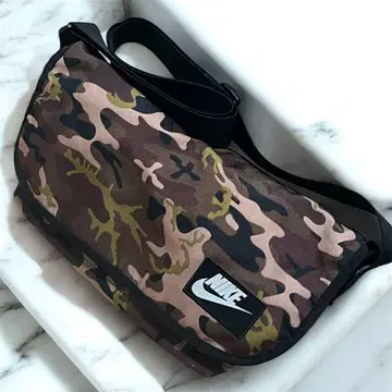 나이키 카모플라주 패턴 숄더 백 카모플라쥬