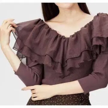 snidel 프릴 도킹 니트 풀오버