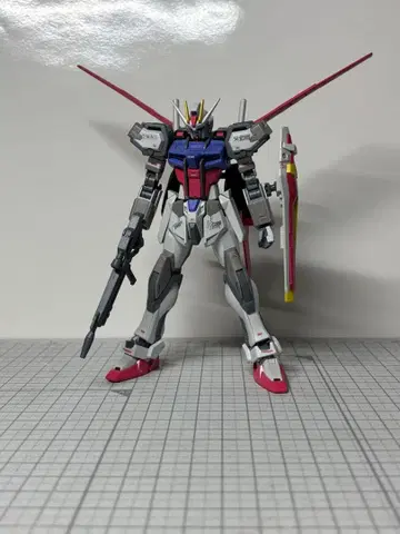 HGCE 1/144 에일 스트라이크 건담 완성품