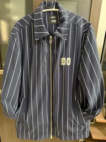새상품급 BOSS 오타니 쇼헤이 모델 네이비 스트라이프 자켓