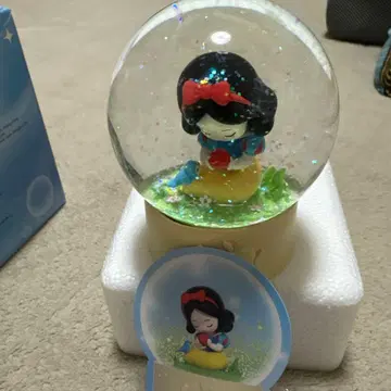 52TOYS 디즈니 크리스탈 돔 백설공주