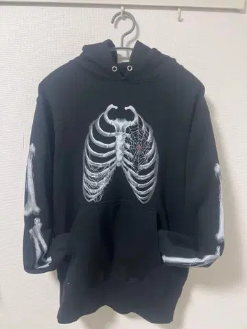 Noremid 본 후드티