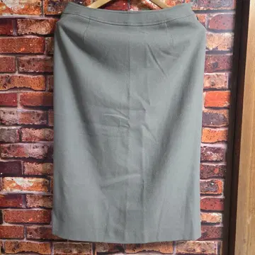 새상품 CHRISTIAN AUJARD 미디 스커트 택, 교육용 실 포함