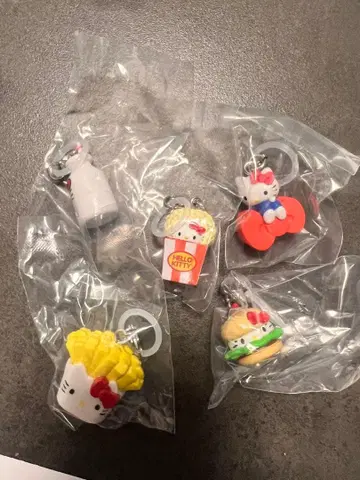 헬로키티 아메리칸 디자인 캡슐 토이