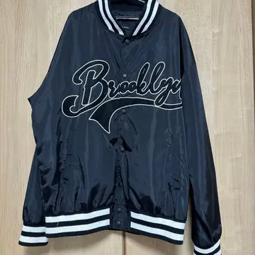 Brooklyn 자수 나일론 바시티 자켓