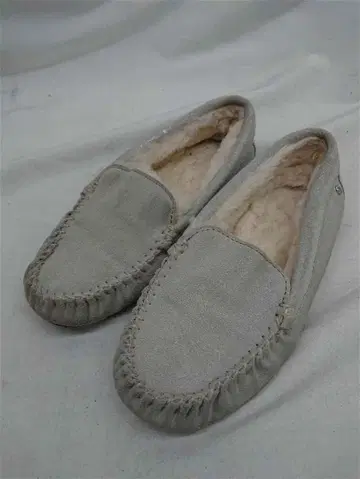 에뮤 EMU 그레이 스웨이드 슬립온 퍼 포함 24cm