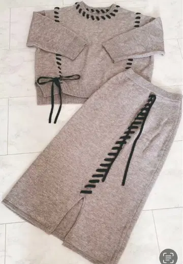 라디에이트 리본 니트 셋업 레이스업