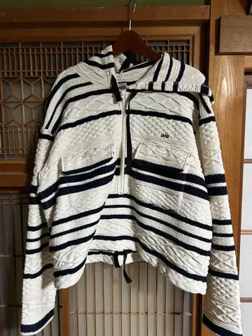 aie 하프 지퍼 후디