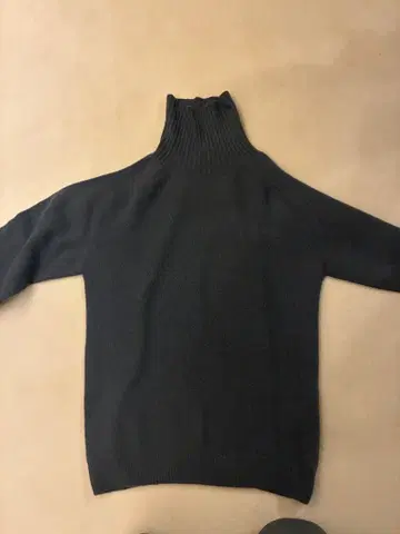 마가렛호웰 울 캐시미어 터틀넥 니트