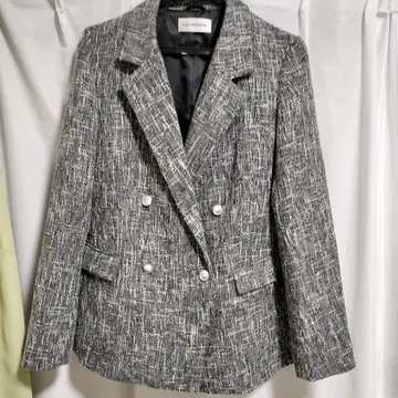 릴리 브라운 테일러 자켓