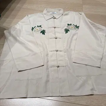 Jouetie 베이지 꽃무늬 자수 차이나 긴팔 셔츠
