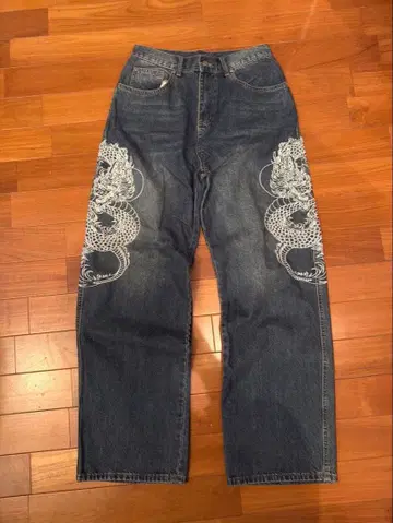 드래곤 자수 다크 블루 스트레이트 데님 L