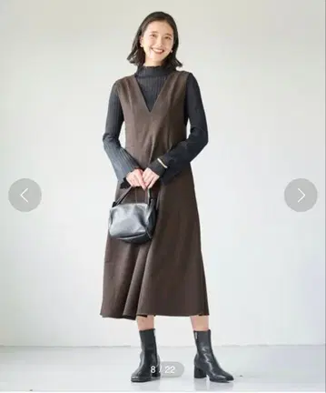 다크 브라운 V넥 슬리브리스 원피스