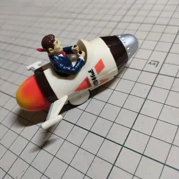 로켓형 미니카 운전사 피규어 포함