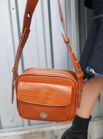 EVRIS 브라운 크로커다일풍 숄더백