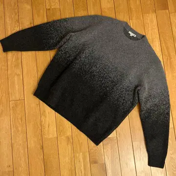 [ 새상품급 ] 유니클로 x JWA 수플레얀 그라데이션 크루넥 스웨터