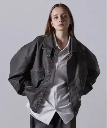 CLEL 빈티지 디자인 인조 가죽 블루종 블랙 계열/S 턱 스트랩 포함