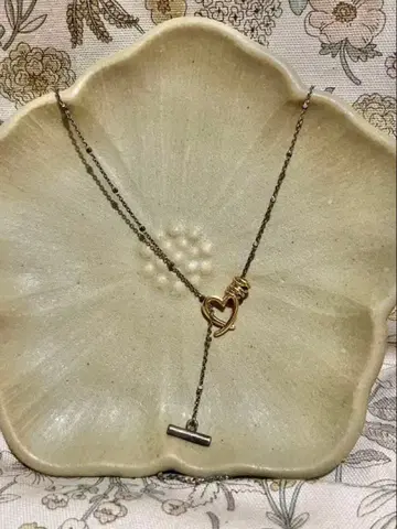 골드 하트형과 바 디자인 목걸이 실버