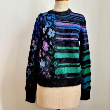 Desigual (데시구알) 꽃무늬 비대칭 긴팔 보더 니트