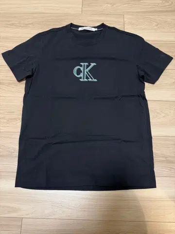 Calvin Klein Jeans 블랙 T셔츠 M