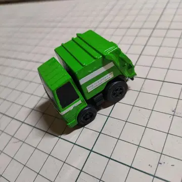 그린 컬러 쓰레기 수거차 미니카 쵸로Q