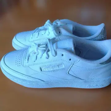 Reebok 화이트 스니커즈 DIAMOND BD4427