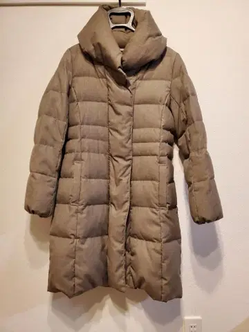 23구 베이지 다운 자켓 사이즈 38