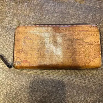 HIRAMEKI 도안 프린트 브라운 가죽 장지갑