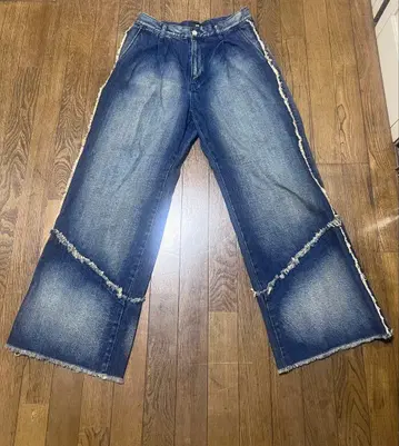 HARE 프린지 부츠컷 데님 팬츠