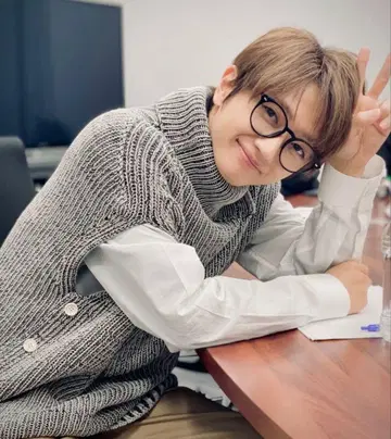 Nissy 니시지마 타카히로 착용 가디건 베스트 니트 그레이