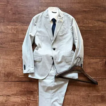 [ 23년 모델 ] LARDINI 그레이 울 수트 부토니에르 50