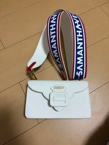 사만사 베가 화이트 숄더백