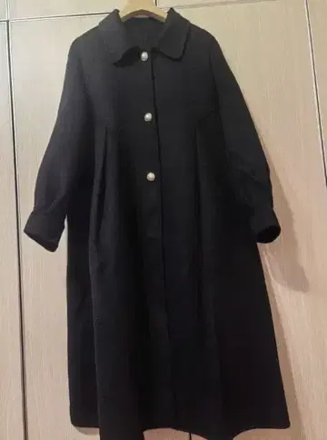 블랙 버튼 롱 코트