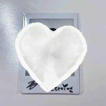 AMPERS&ONE 라이언 사인 폴라로이드 BRIAN