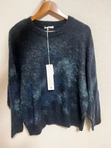 WYM 다크 블루 그라데이션 스웨터