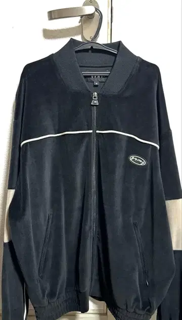 GRMY 블랙 벨로아 자켓