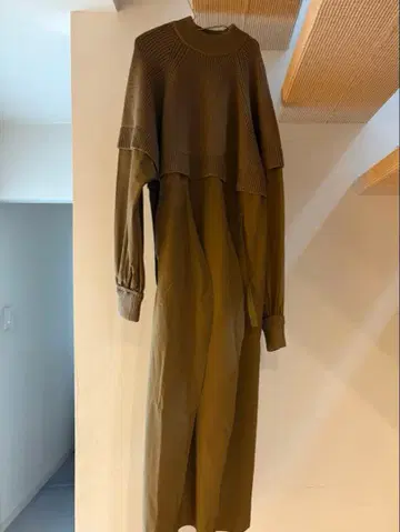 나곤스탠스 24FW 카멜 원피스