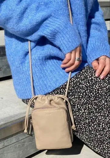 BEAURE  카우 가죽 스마트폰 복조리 숄더 B-21068