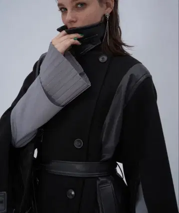 울리테크 인조 가죽 절개 트렌치코트(HARE)