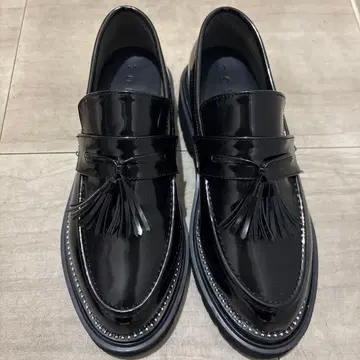 스터드 트랙 밑창 통굽 로퍼