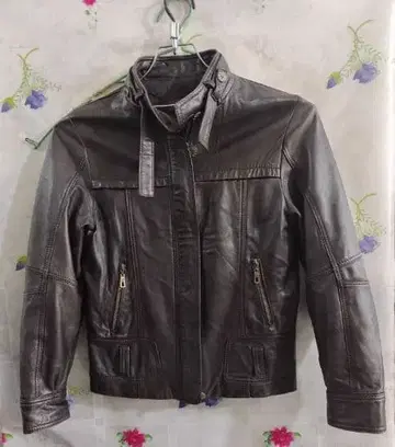 다크 브라운 가죽 자켓 VOGUE