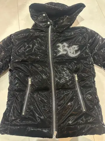 RTEG 블랙 후드 부착 다운 자켓