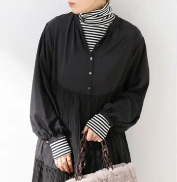 새상품급 스픽 앤 스팬 하이넥 풀오버 보더