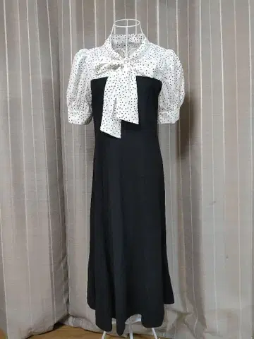 CHIP CLIP 도트 무늬 리본 포함 롱 원피스