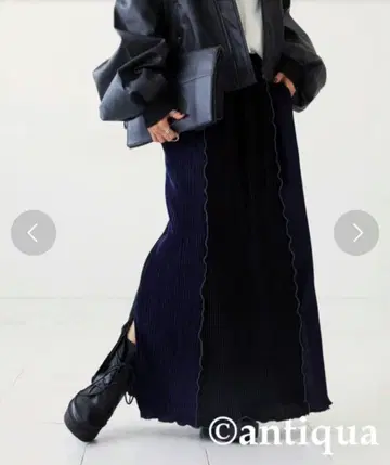 antiqua 배색 벨로아 플리츠 스커트