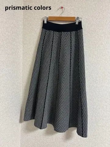 prismatic colors 니트 스커트